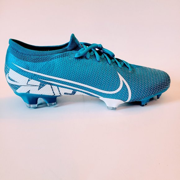 Nike Mercurial Vapor XIII Elite SG PRO Anti Clog Traction.